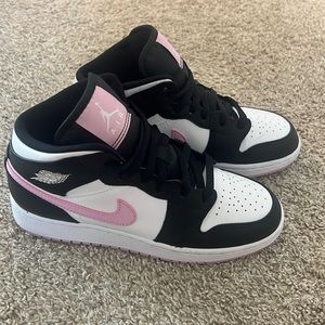 Air jordan 1 mid arctic pink and black